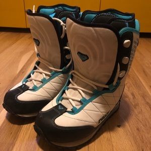 Women’s Roxy Snowboard Boots